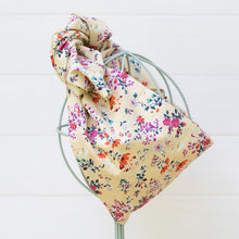 Load image into Gallery viewer, Cottage Posies OG Headwrap
