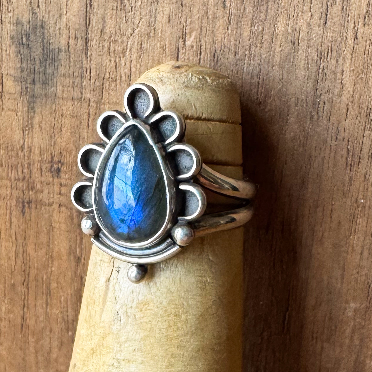 Labradorite Petals Ring sz. 6.5+