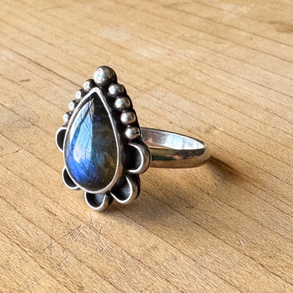 Labradorite Petals Ring sz. 6+